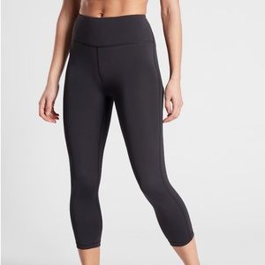 Athleta Ultimate Stash Pockets Capris